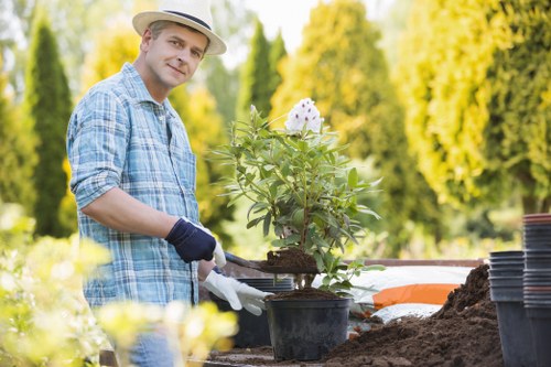 Recycling separation of garden waste and inert materials